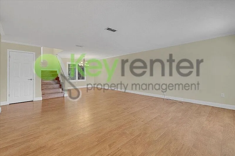 4 bed, 2.5 bath, 2260 sqft, $3,150 — Photo 4