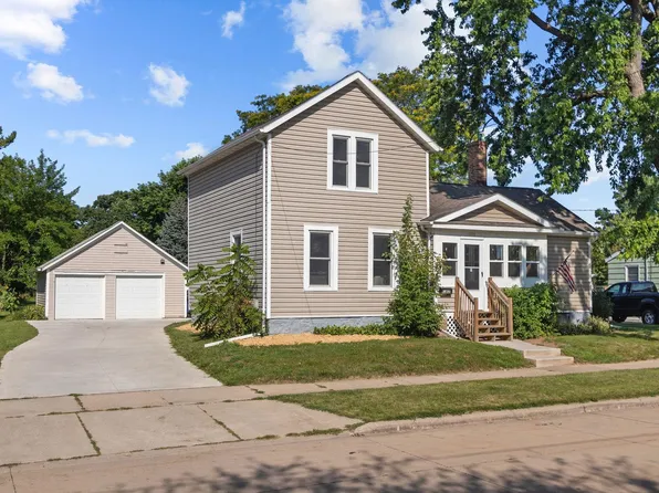 1653 Minnesota St, Oshkosh, WI 54902