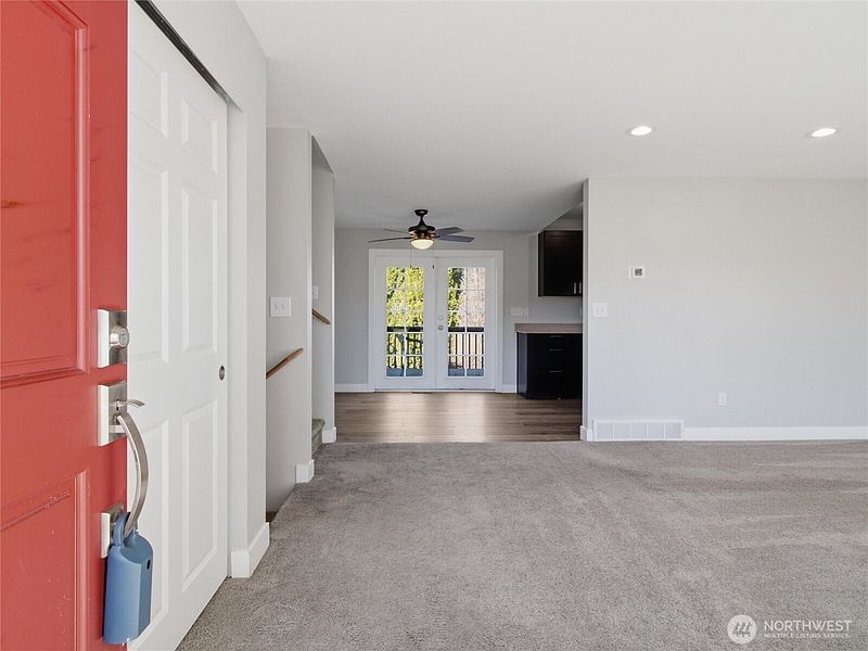 4th image of 864 Natalie Place