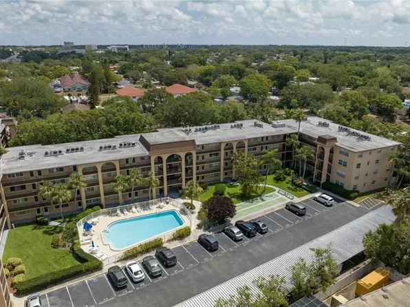 2525 W Bay Dr APT E10, Belleair Bluffs, FL 33770