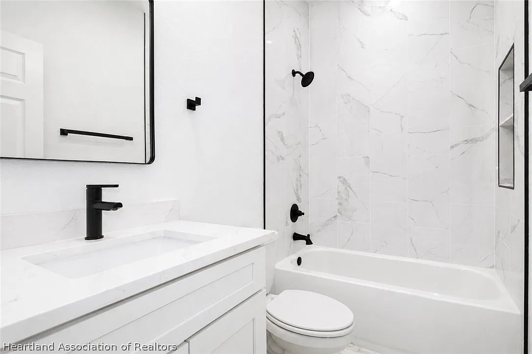 3 bed, 3.0 bath, 1505 sqft, $2,200 — Photo 4