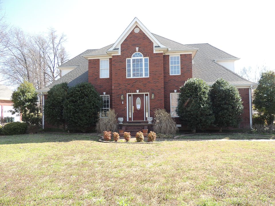 1st image of 1690 Club House Dr