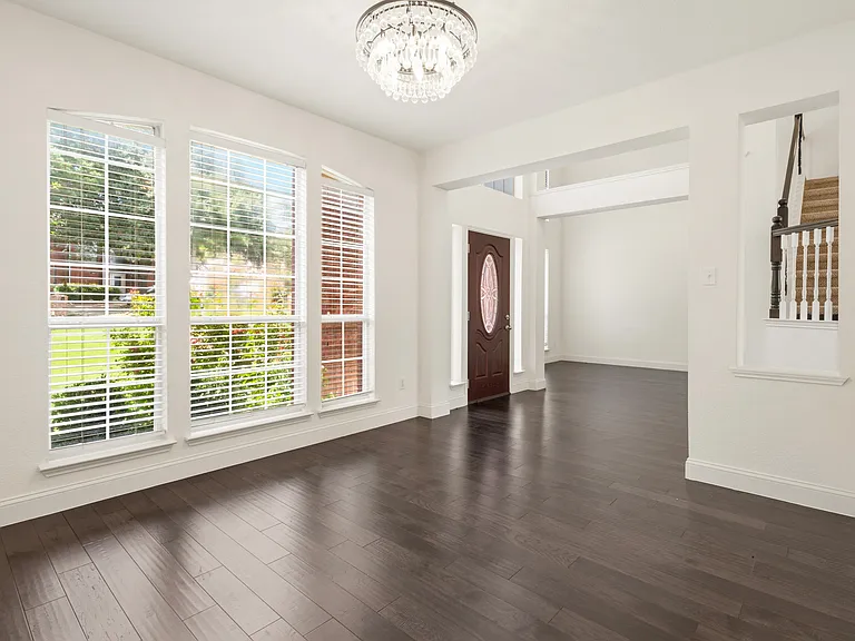 724 Pine Lakes Dr — Photo 4