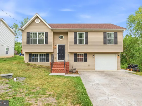 658 W King St, Strasburg, VA 22657