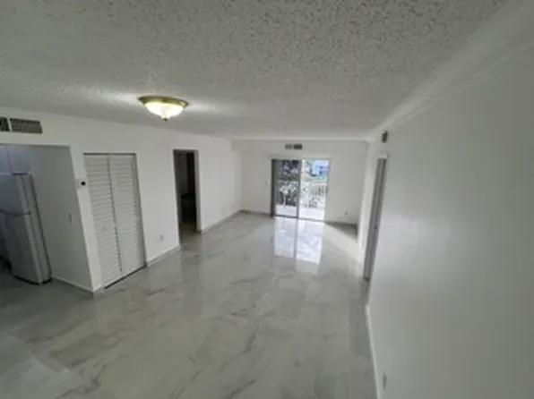 8260 SW 210th St, Miami, FL 33189