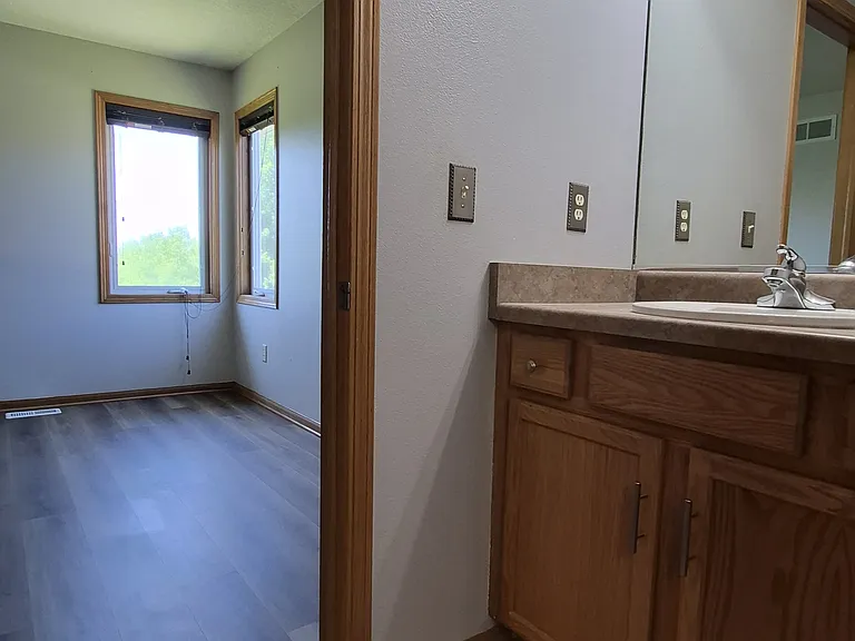 Main Bathroom w/ 2nd Vanity and Master Bedroom Access