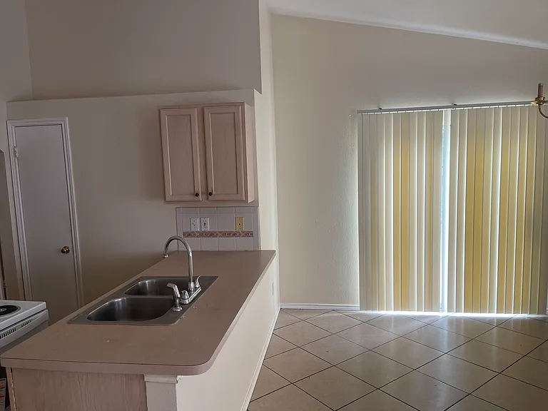 3405 Xanthisma Ave — Photo 8