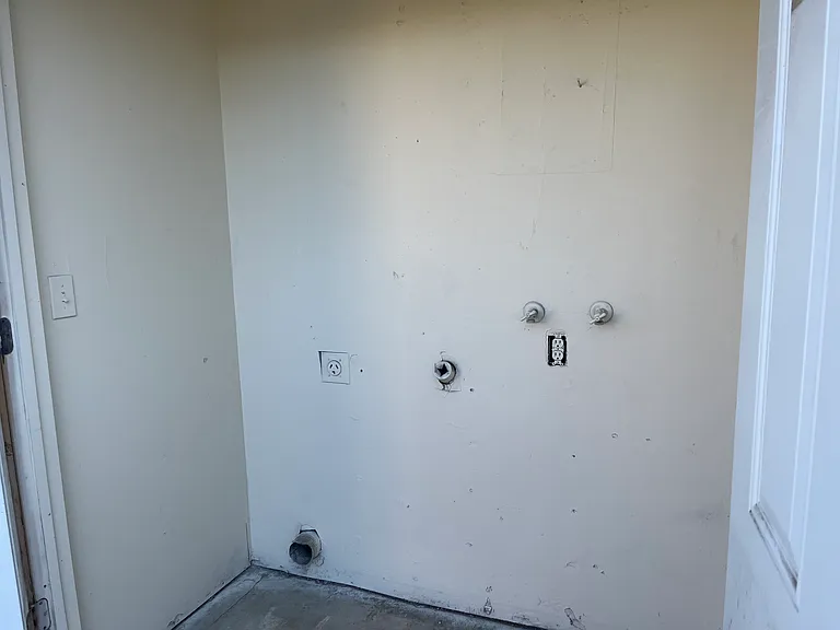 WESTMARC APARTMENT HOMES — Photo 18