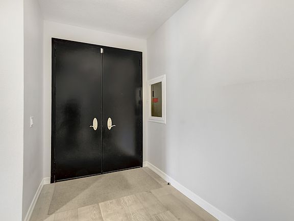 5th image of 4949 Genesta Ave #104A