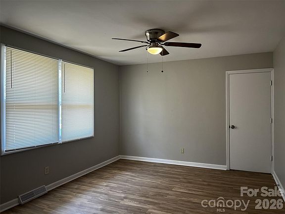 2nd image of 2213 Shamrock Dr