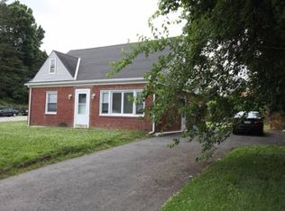 543 Livezey St, Philadelphia, PA 19128