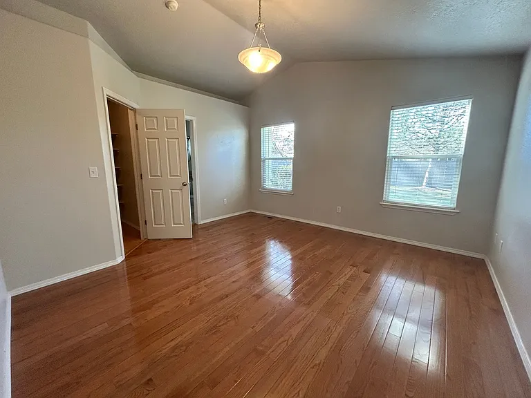 115 E Cassidy Dr — Photo 8