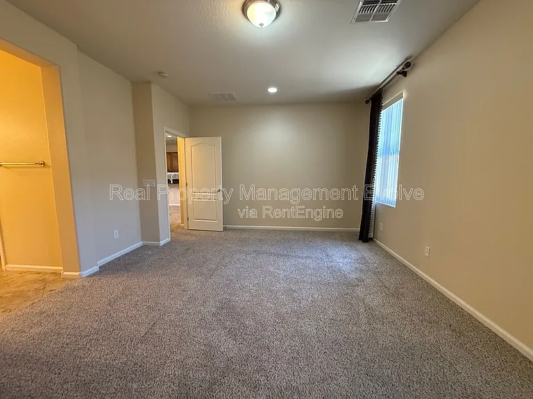 3454 E Constitution Dr — Photo 10