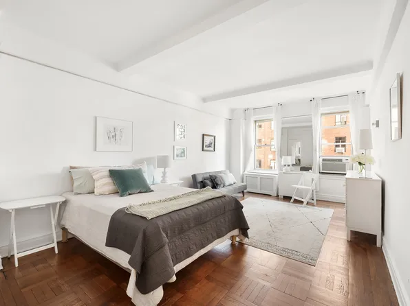 24 5th Avenue image 1 of 2