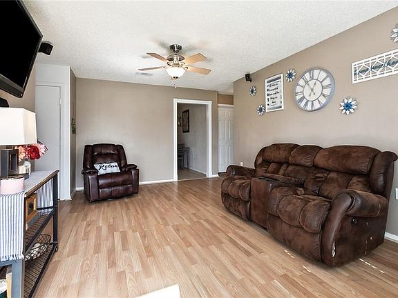 4th image of 2804 Sieglinde Ct