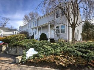 1 Greenview Ln #1, Milford, CT 06461