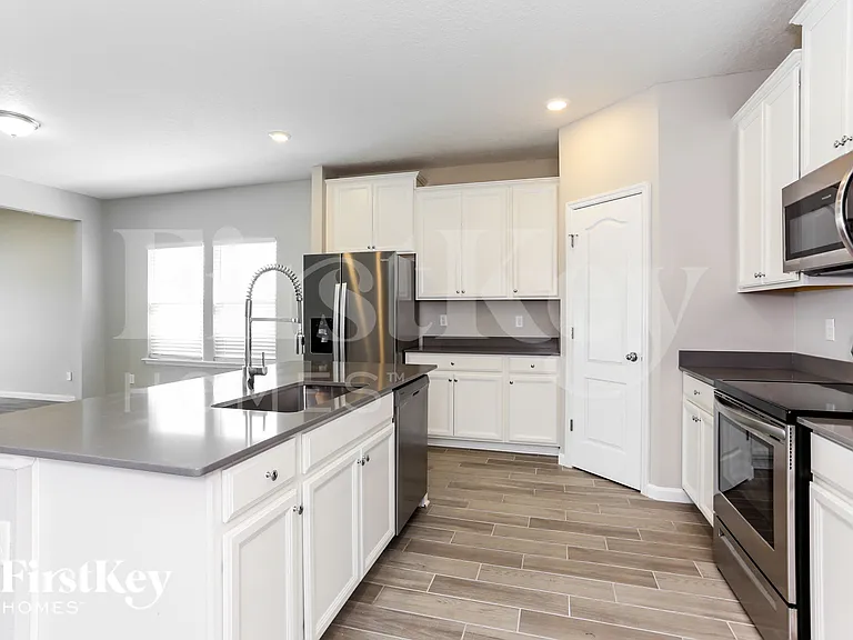 1633 Mathews Manor Dr — Photo 7