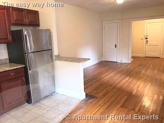 3rd image of 5 Craigie Cir #2