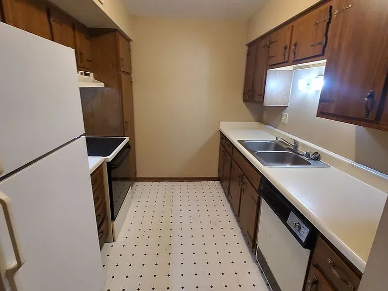 7625 W Donna Ct - 8 Unit — Photo 16