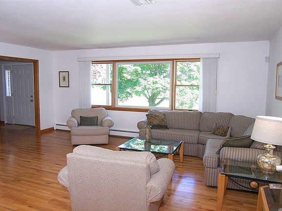 4th image of 2 Grist Mill Ln