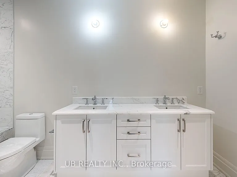 1451 Wellington St W #202 — Photo 17