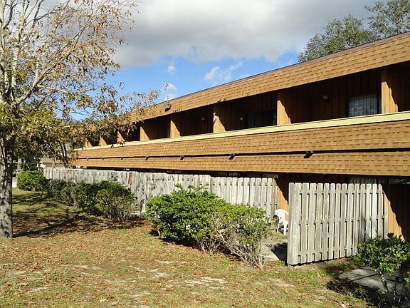 2nd image of 2180 Country Club Dr APT 205