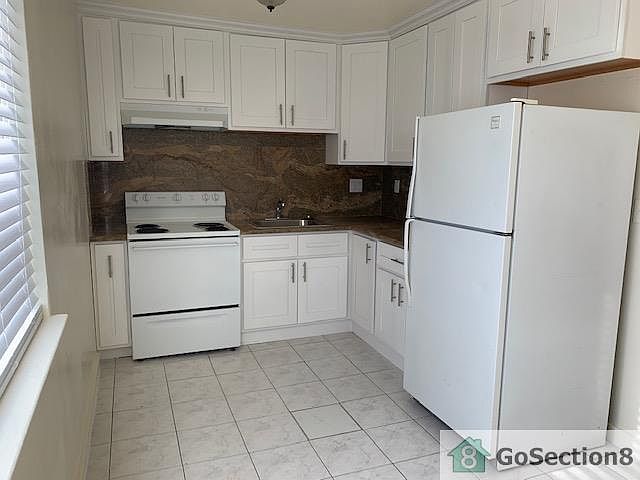1st image of 1321 Carnelian Dr #3