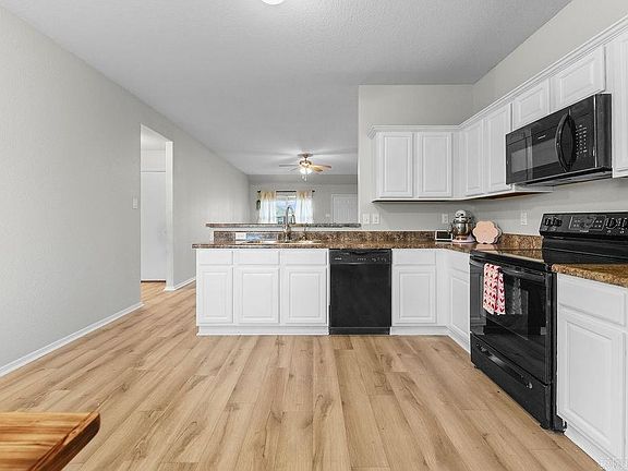 5th image of 1610 Yarrow Dr