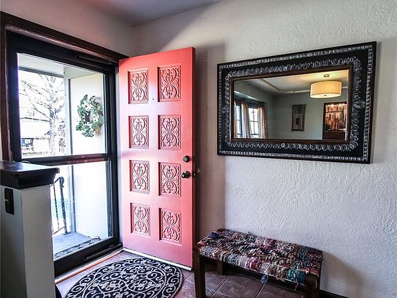 3rd image of 1913 Larkspur Dr