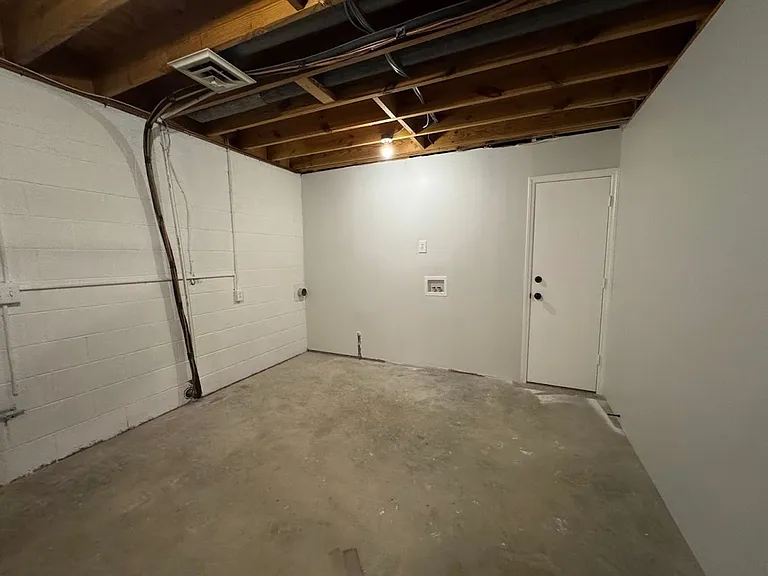 2205 Hathaway Dr — Photo 49