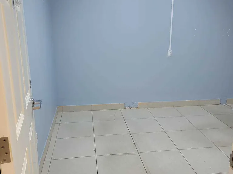 1901 S John Young Pkwy #3 — Photo 9