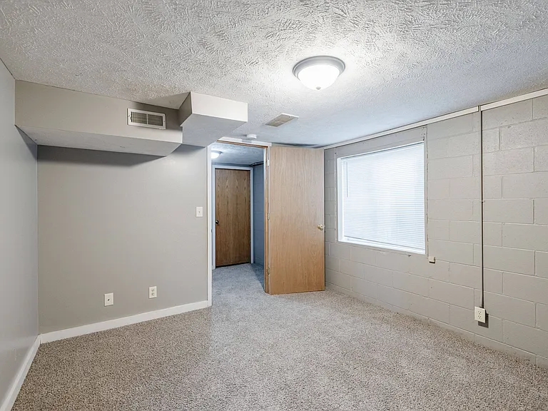 2991 Holdrege St — Photo 38