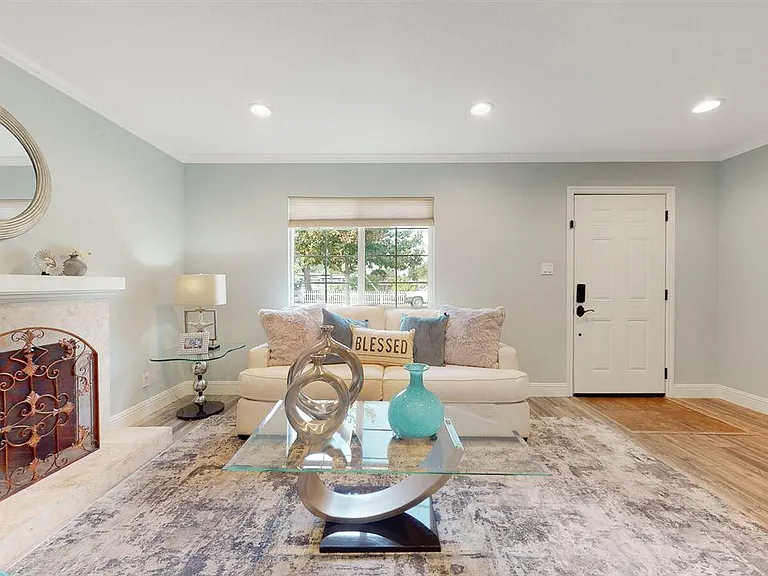 1212 Windermere Ave — Photo 2