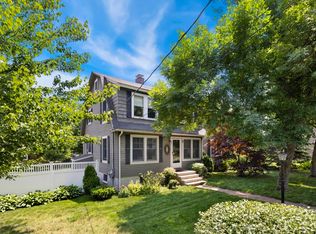 71 Grove St, Reading, MA 01867