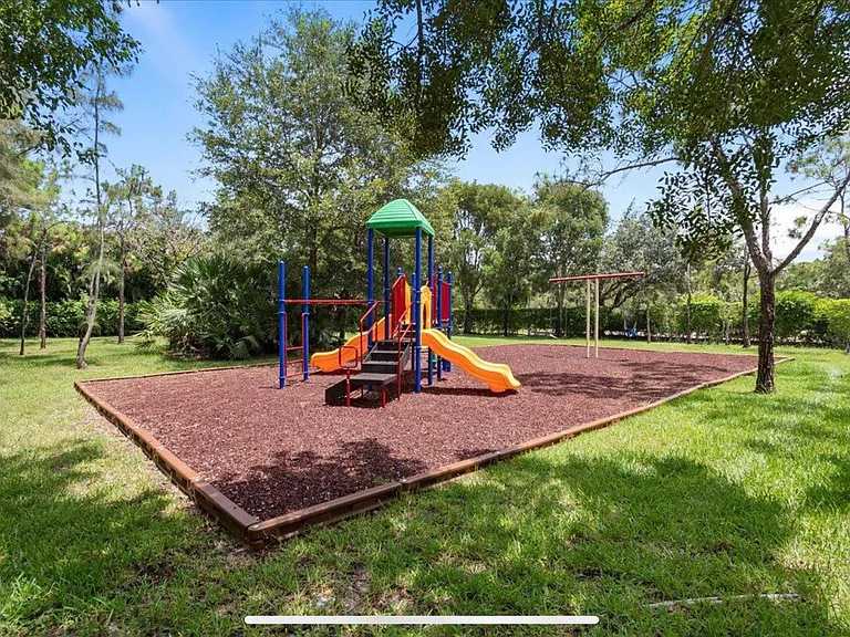 400 Crestwood Ct N #407 — Photo 9