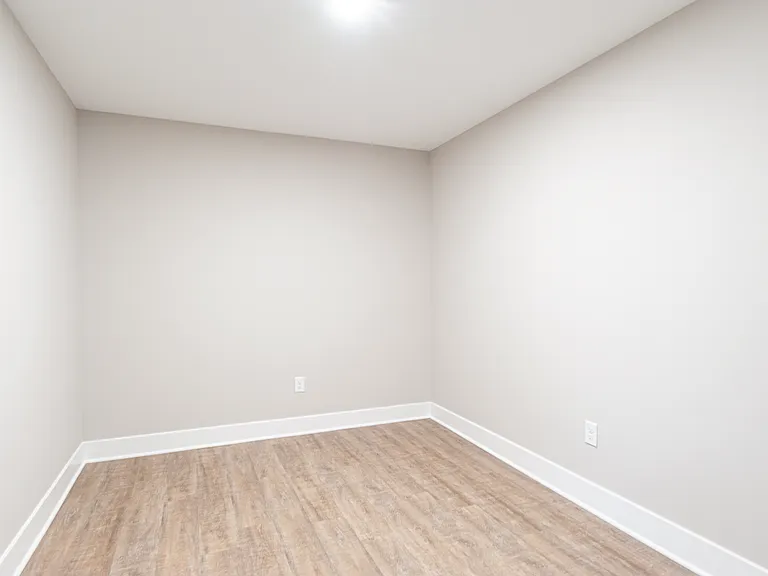 204 E Chester Pike — Photo 22