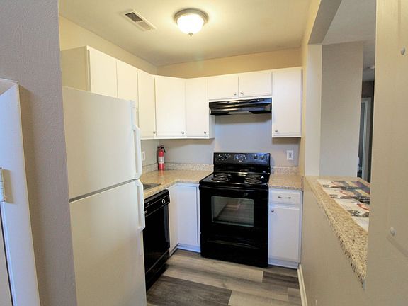 2nd image of 1370 Bradley Dr #74373e9ca
