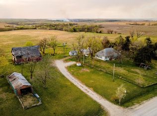 16895 E Rd, Delia, KS 66418