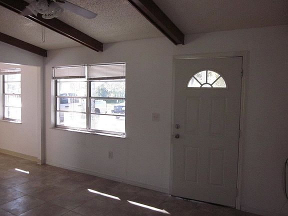 2nd image of 464 SE 34th Ave