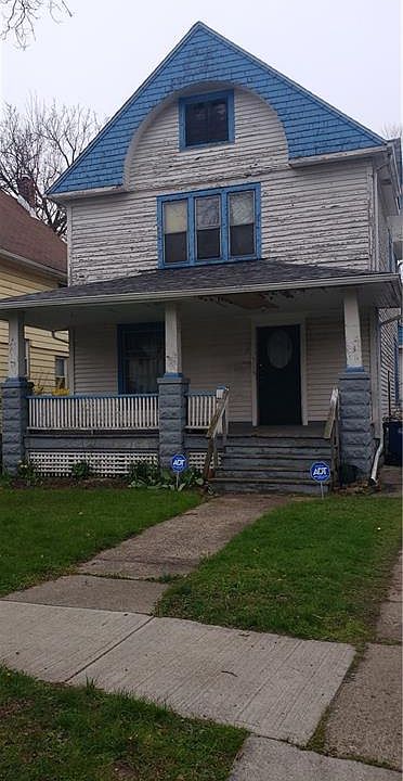 1st image of 713 E 92nd St
