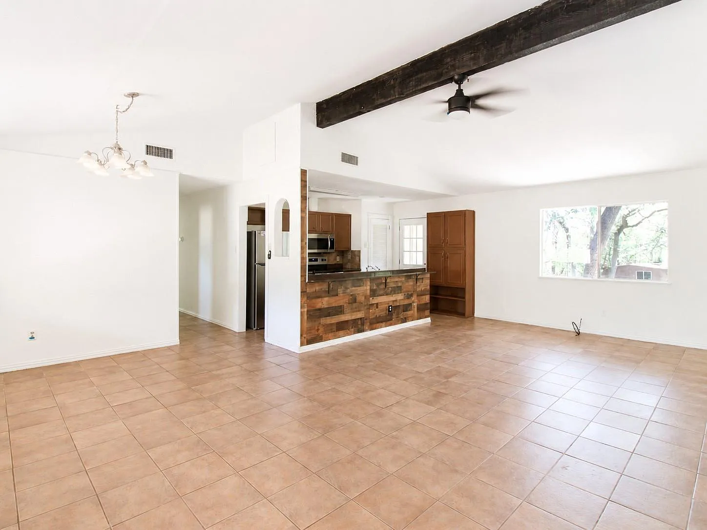 4 bed, 2.0 bath, 1723 sqft, $2,300 — Photo 1