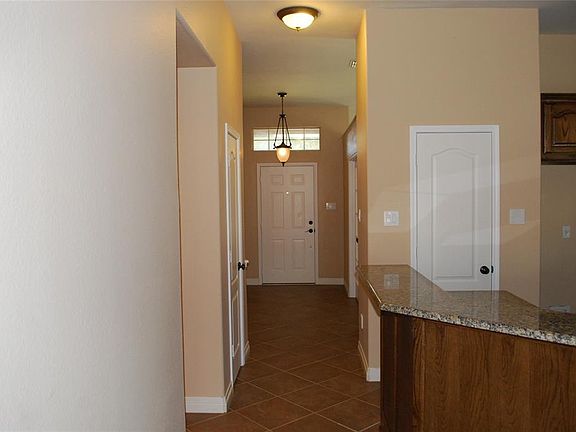 5th image of 2557 Persimmon Dr