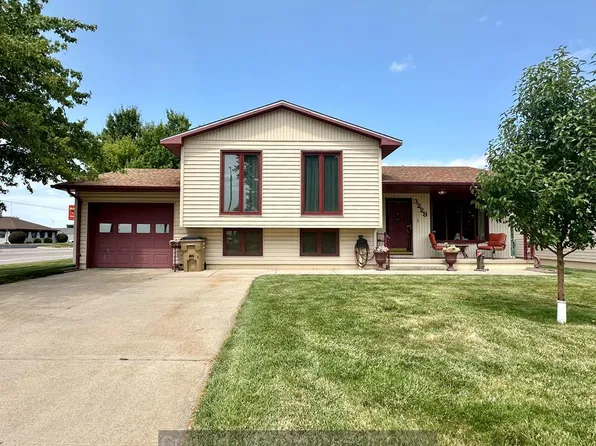 3228 W 18th St, Grand Island, NE 68803
