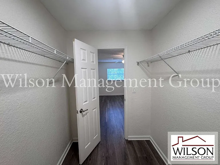 115 E Smith St #8 — Photo 16