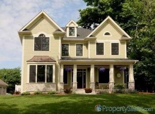 629 S 4th, St Charles, IL 60174