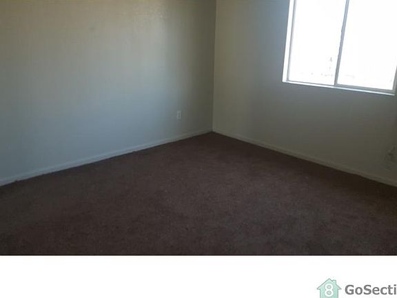 5th image of 10906 Wilmington Ave