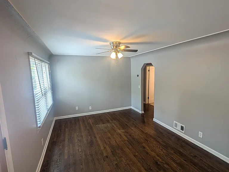 1717 Newark St — Photo 3