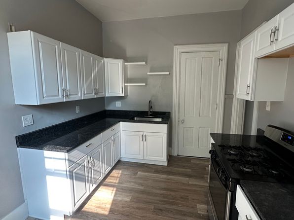 932 Summit Ave #7