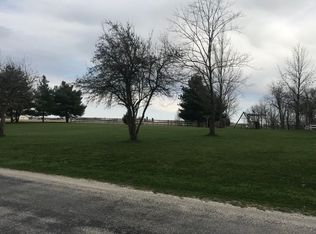 3823 15th Rd, Bourbon, IN 46504