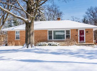 5721 Middaugh Ave, Downers Grove, IL 60516